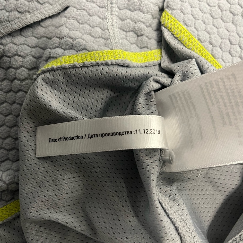 Porsche Design Light Gray Performance Jacket - Picture 9 of 13